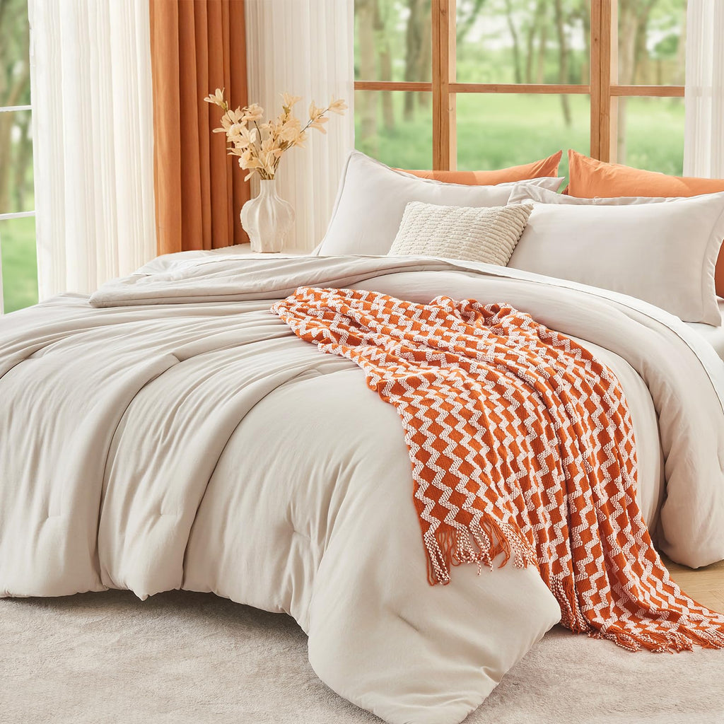 Beige King Size 3 Piece Comforter Set O735